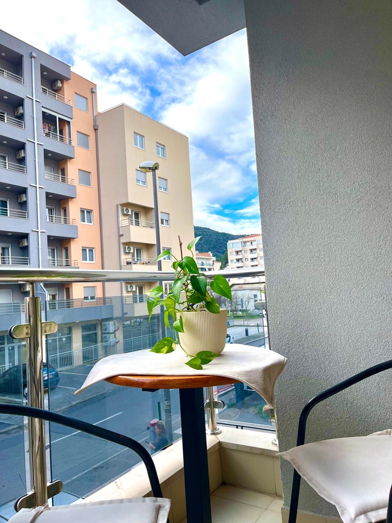 Ada Apartment *